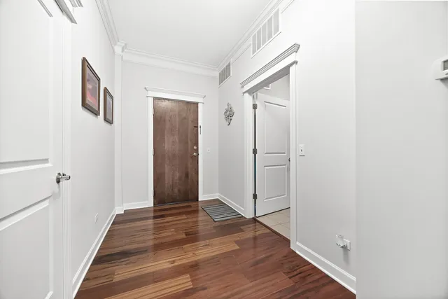 $599,900 | 4929 Forest Avenue, Unit 2E, Downers Grove, IL 60515