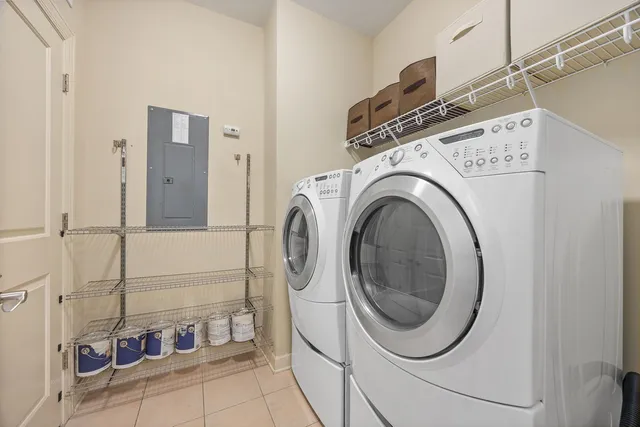 $599,900 | 4929 Forest Avenue, Unit 2E, Downers Grove, IL 60515