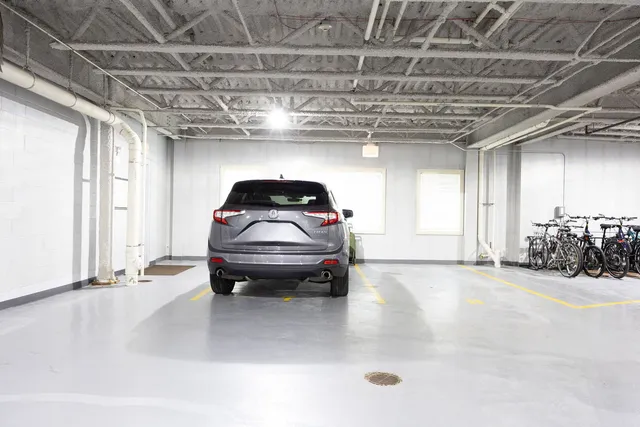 $599,900 | 4929 Forest Avenue, Unit 2E, Downers Grove, IL 60515