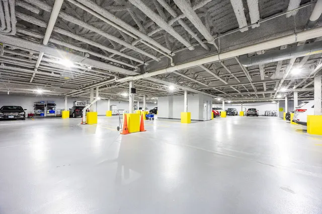 $599,900 | 4929 Forest Avenue, Unit 2E, Downers Grove, IL 60515