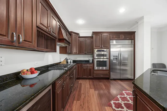 $599,900 | 4929 Forest Avenue, Unit 2E, Downers Grove, IL 60515