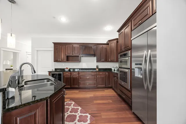 $599,900 | 4929 Forest Avenue, Unit 2E, Downers Grove, IL 60515