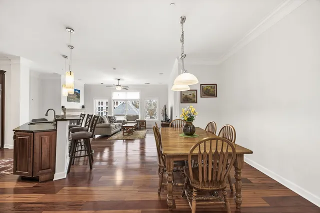 $599,900 | 4929 Forest Avenue, Unit 2E, Downers Grove, IL 60515