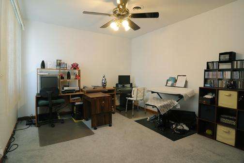 284 Paddock Circle Glendale Heights, IL 60139 - Photo 4 of 11 a view of a workspace with furniture