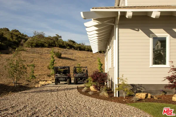 a house view with a outdoor space