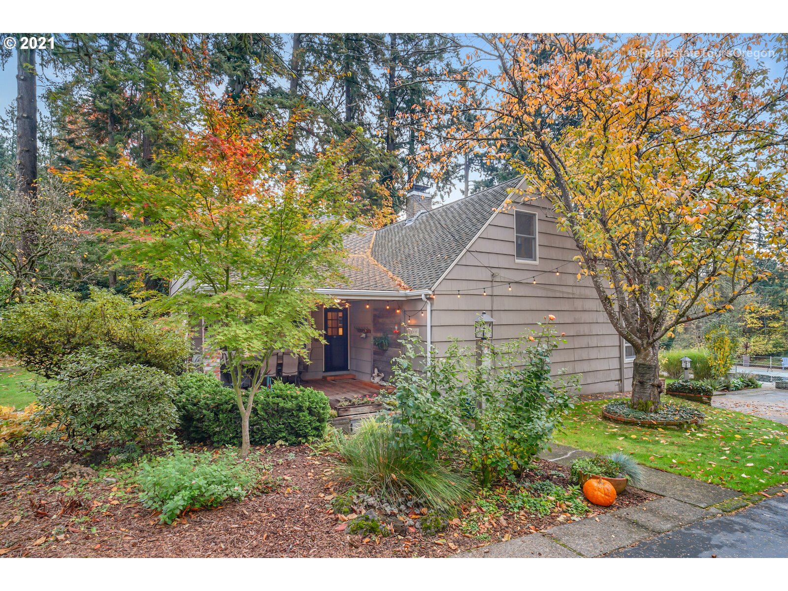 6810 Childs Road Lake Oswego, OR 97035 - Photo 4 of 32 Gallery Image 4