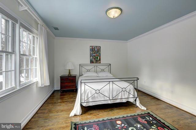 6205 Long Meadow Road McLean, VA 22101 - Photo 20 of 30 Bedroom 3 Upper Lvl