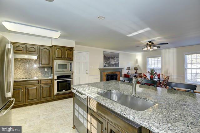 6205 Long Meadow Road McLean, VA 22101 - Photo 6 of 30 Kitchen