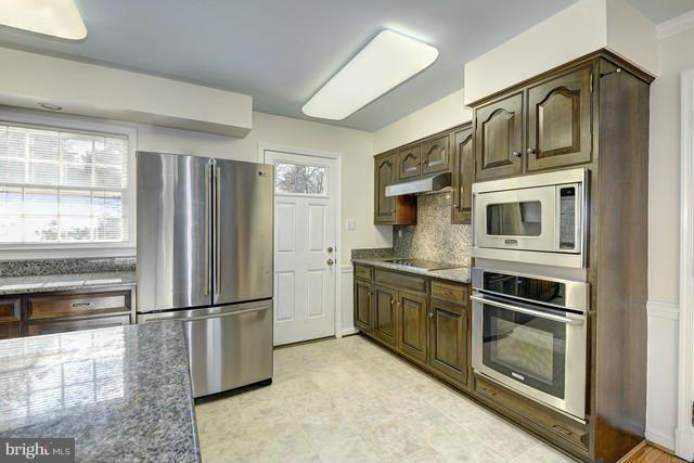6205 Long Meadow Road McLean, VA 22101 - Photo 8 of 30 Kitchen