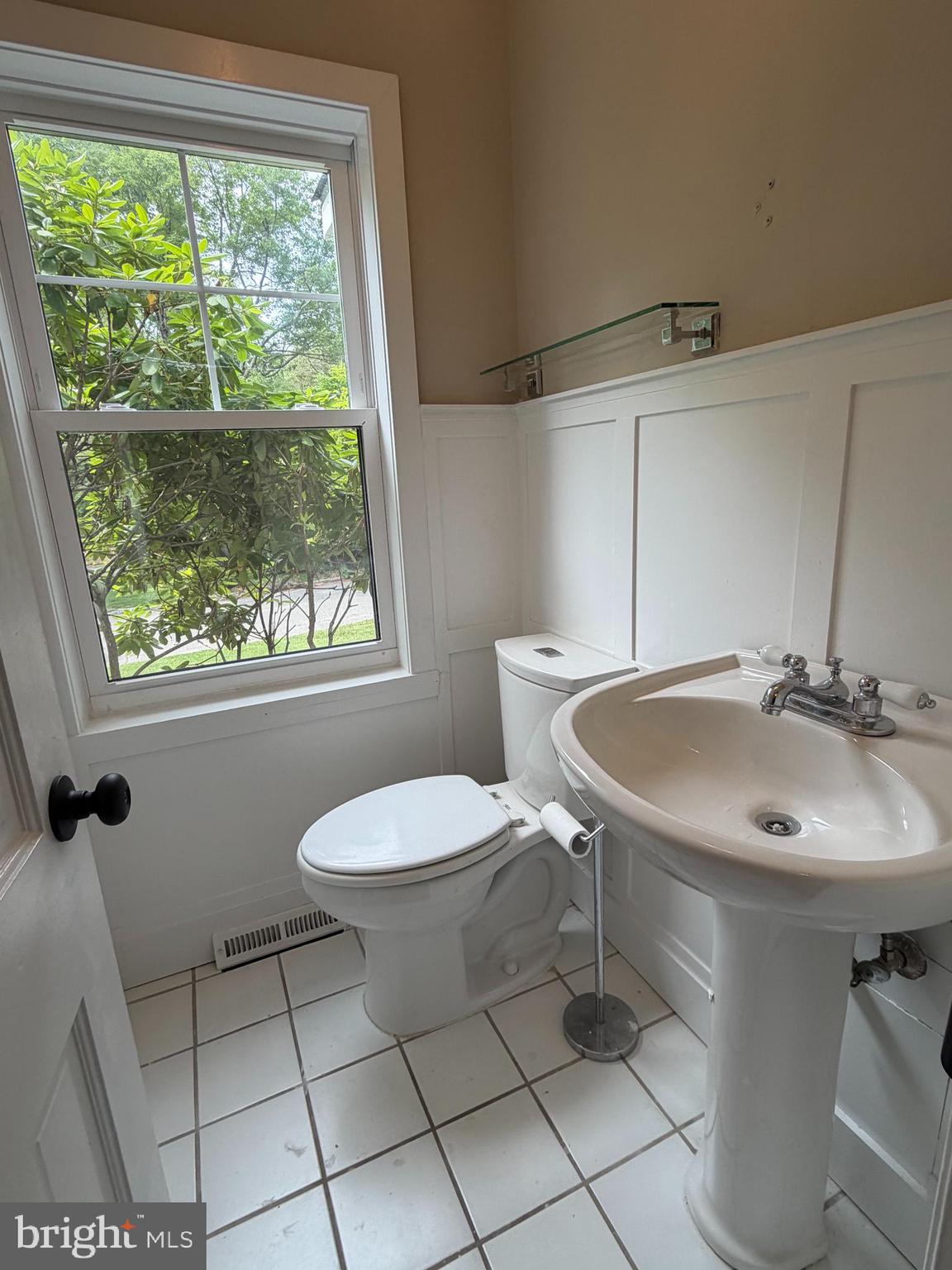 138 Wilson Road Princeton, NJ 08540 - Photo 20 of 26 1st floor powder room