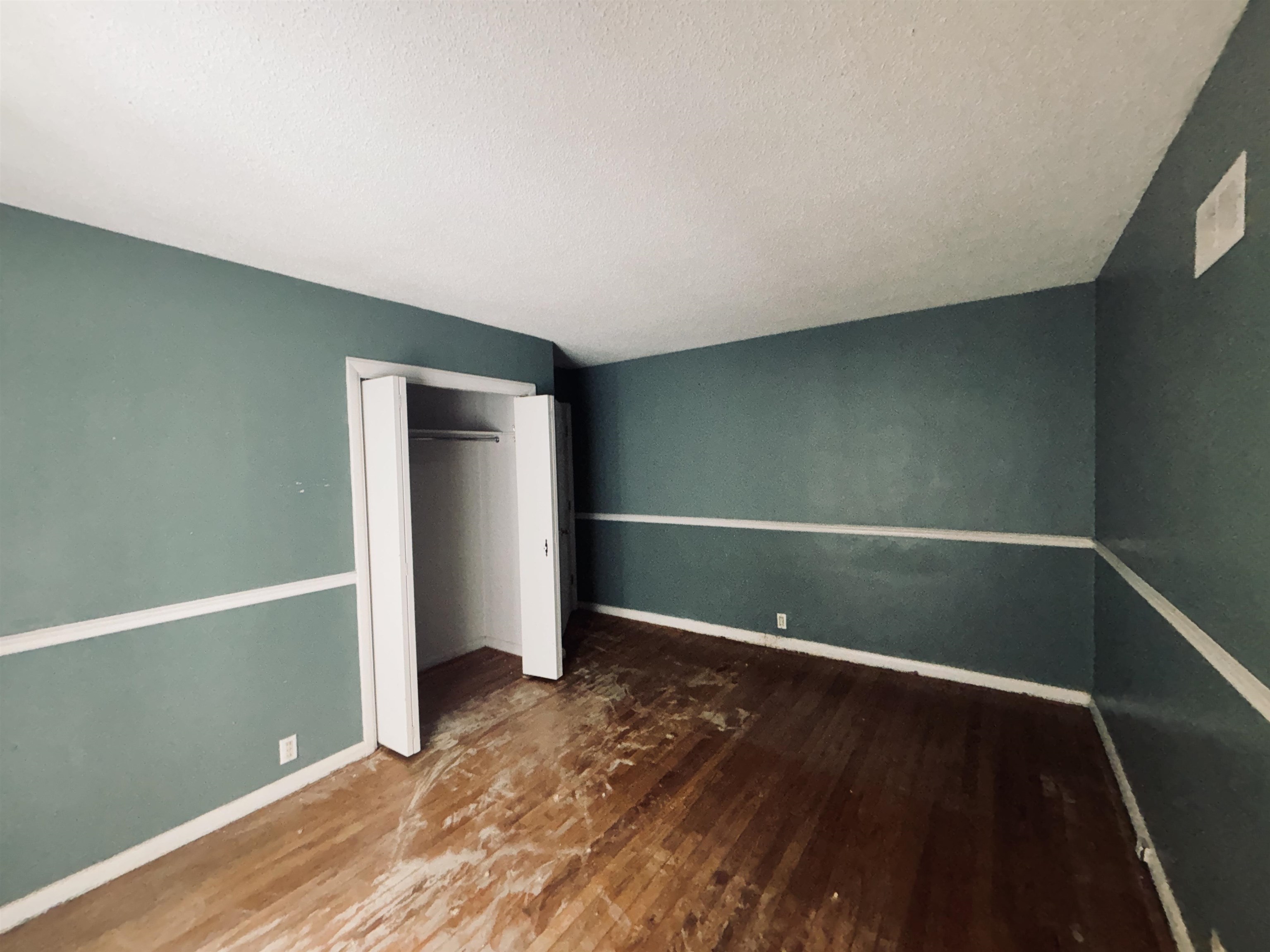 1331 West Logan Street Freeport, IL 61032 - Photo 28 of 30 a view of room with window
