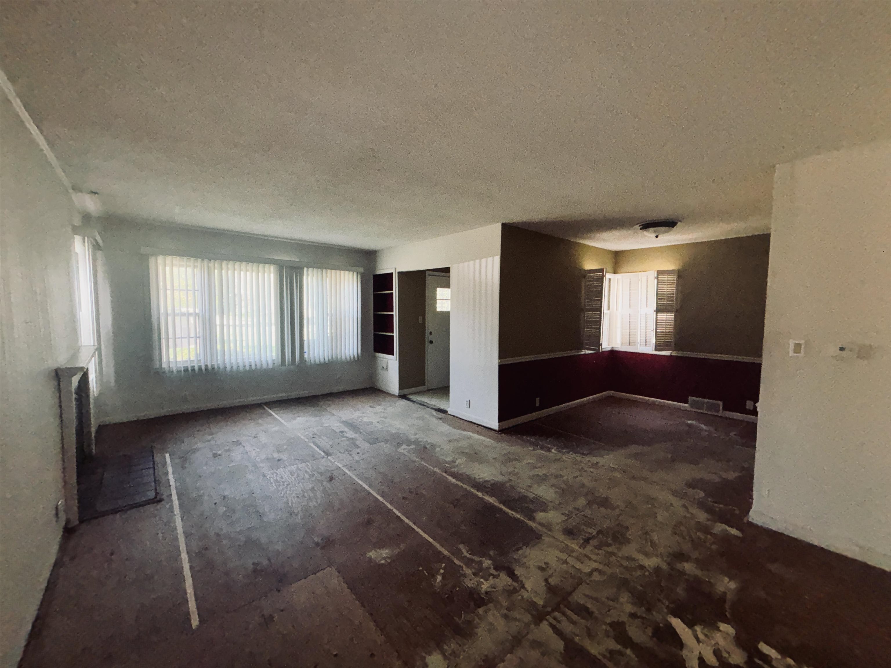 1331 West Logan Street Freeport, IL 61032 - Photo 9 of 30 a view of an empty room with a window