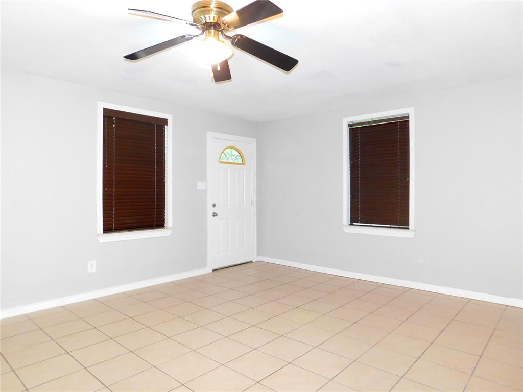 1007 West Collins Street Denton, TX 76201 - Photo 16 of 28