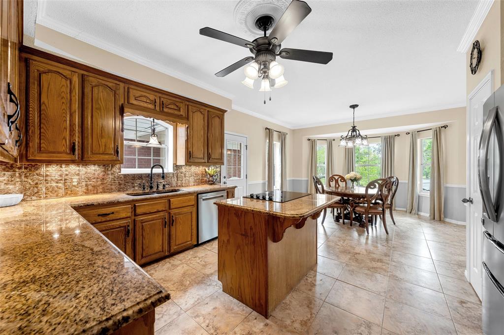 743 Stillwater Road Waco, TX 76708 - Photo 11 of 40