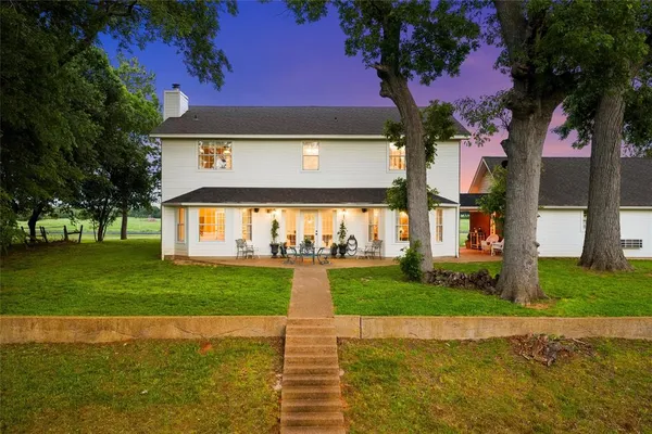 $995,000 | 743 Stillwater Road, Waco, TX 76708