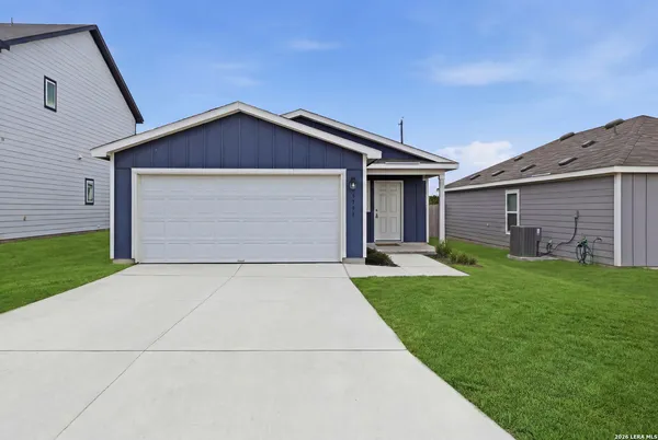 $1,600 | 5731 Falcon Point, San Antonio, TX 78223