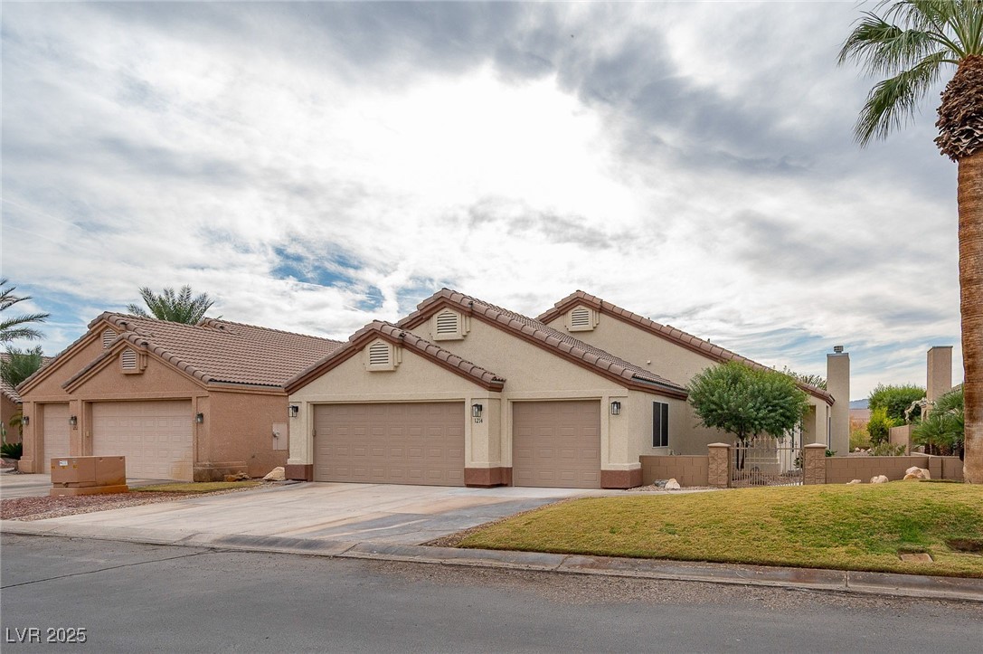 1214 Country Club Drive Laughlin, NV 89029 - Photo 5 of 54
