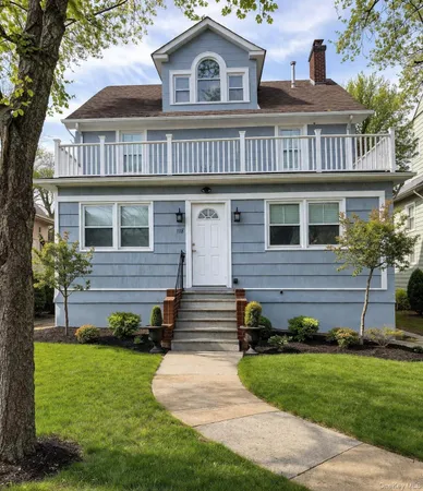 $3,900 | 118 Forest Avenue, Glen Cove, NY 11542