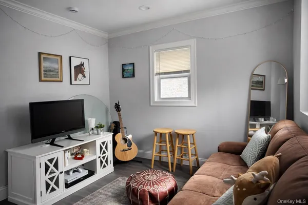 $3,900 | 118 Forest Avenue, Glen Cove, NY 11542