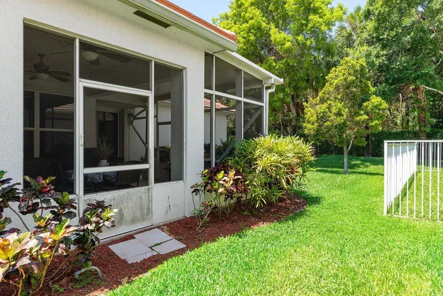 $695,000 | 473 Cottagewood Lane, Royal Palm Beach, FL 33411