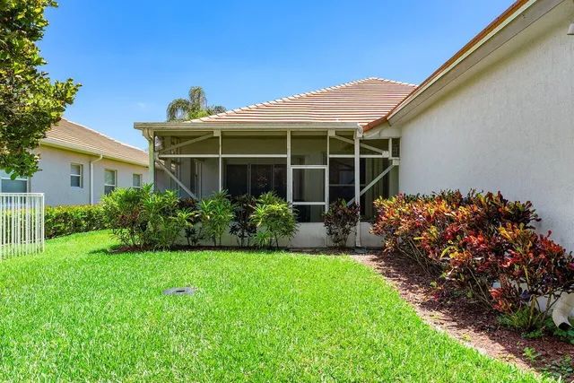 $695,000 | 473 Cottagewood Lane, Royal Palm Beach, FL 33411