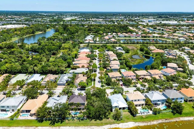 $695,000 | 473 Cottagewood Lane, Royal Palm Beach, FL 33411