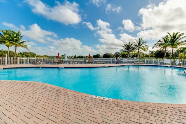 $695,000 | 473 Cottagewood Lane, Royal Palm Beach, FL 33411