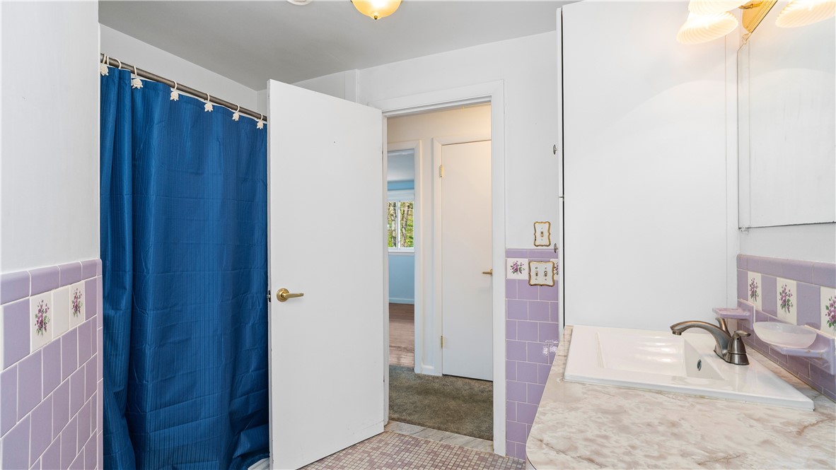 71 Evergreen Road North Kingstown, RI 02852 - Photo 16 of 50 Gallery Image 16