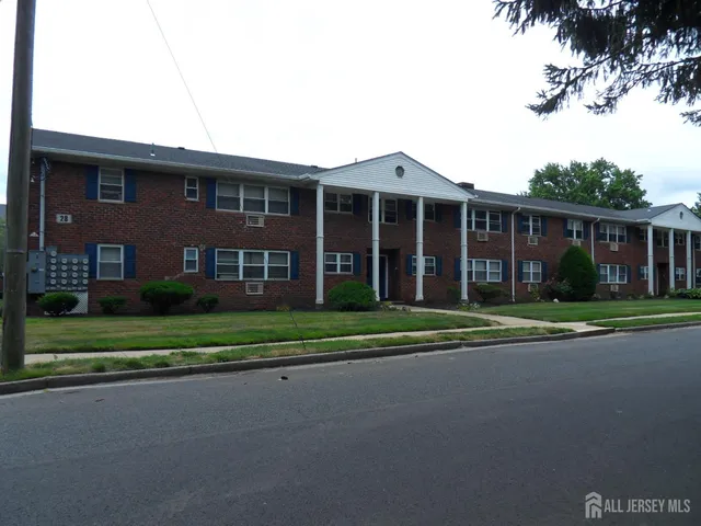 $1,950 | 28-02 Woodedge Avenue, Unit 2802, Edison, NJ 08817