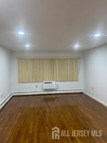 $1,950 | 28-02 Woodedge Avenue, Unit 2802, Edison, NJ 08817