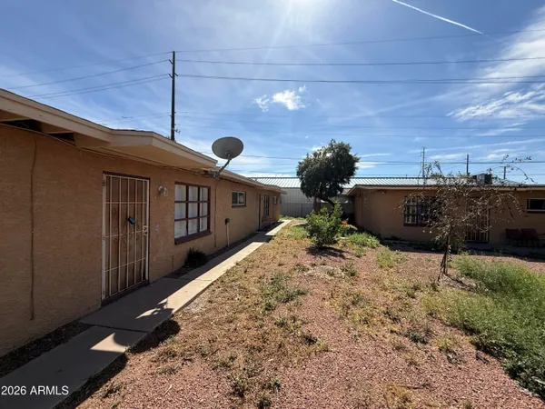 $1,050 | 3839 West Hazelwood Street, Unit 5, Phoenix, AZ 85019