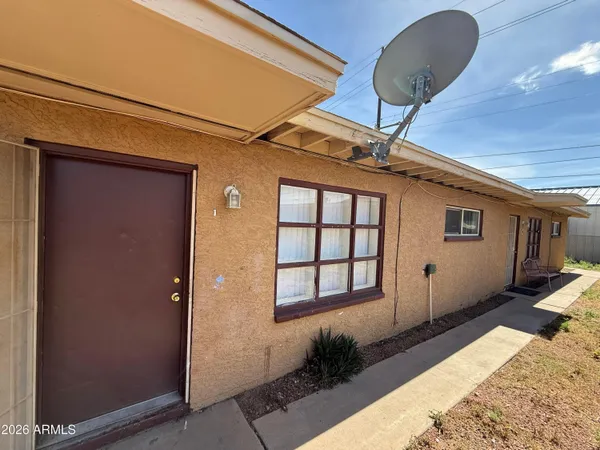 $1,050 | 3839 West Hazelwood Street, Unit 5, Phoenix, AZ 85019