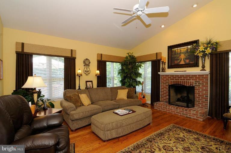 552 Coover Road Annapolis, MD 21401 - Photo 12 of 28 Family Room