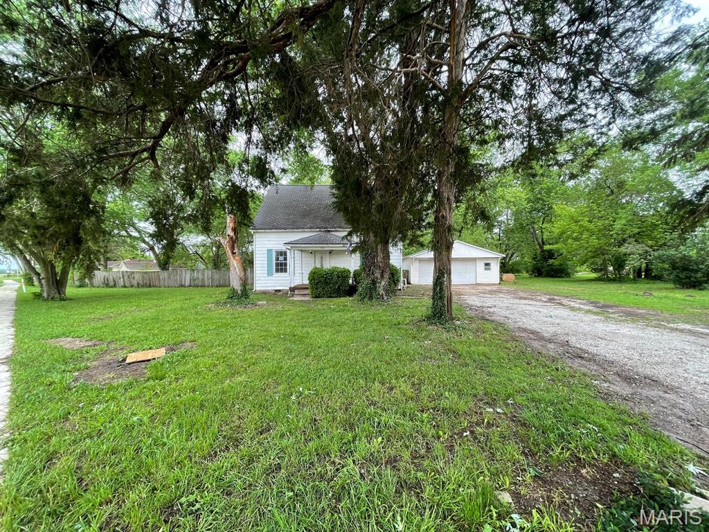 605 South Edwardsville Road Worden, IL 62097 - Photo 1 of 25