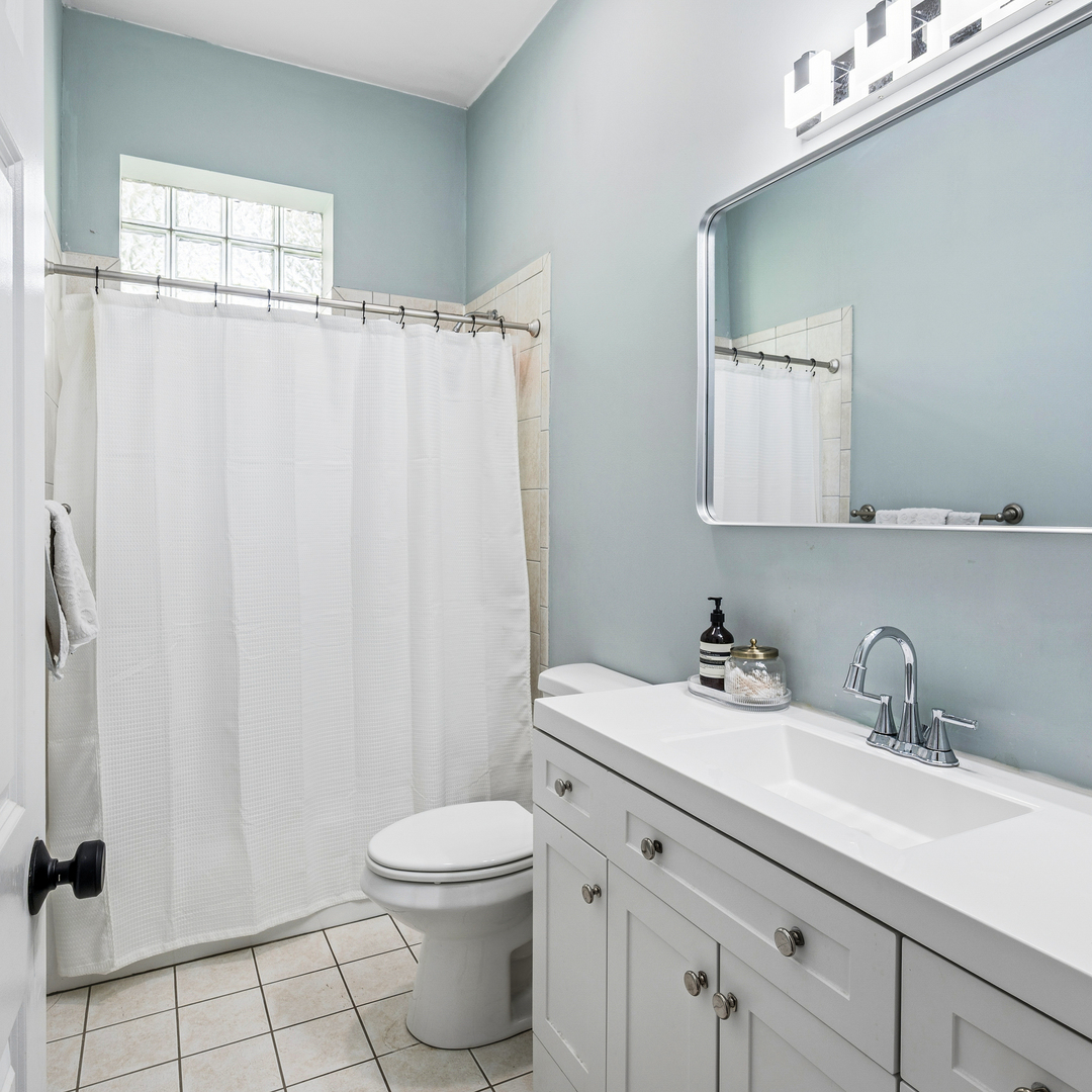 2001 West Addison Street, Unit 3E Chicago, IL 60618 - Photo 17 of 21