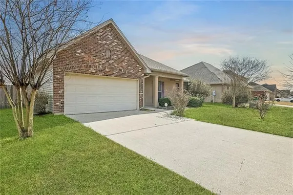 $255,000 | 28510 Grand Turk Drive, Denham Springs, LA 70726