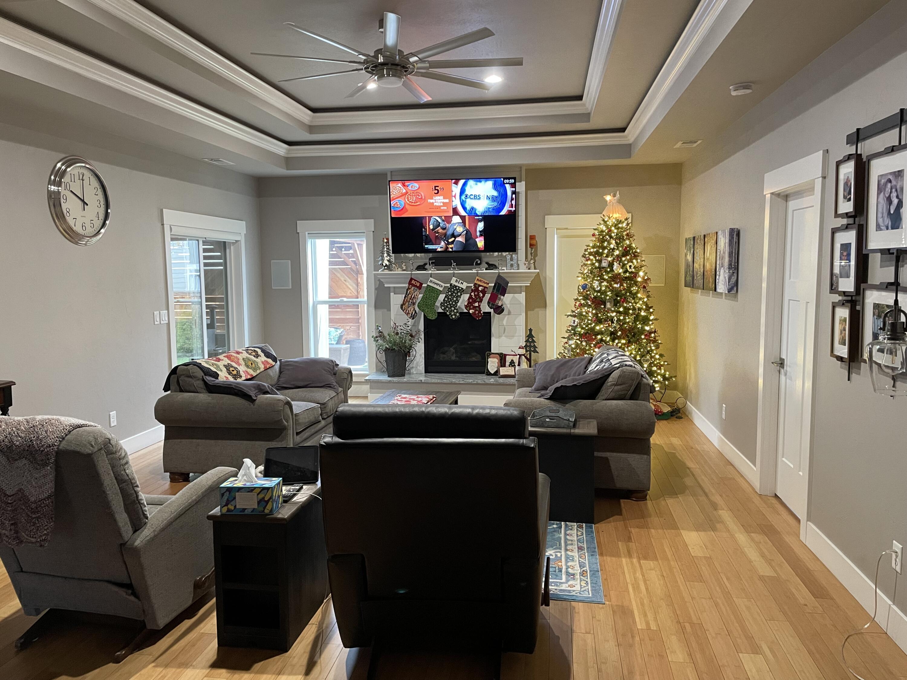 2025 Rabun Way Central Point, OR 97502 - Photo 3 of 24 Great Room