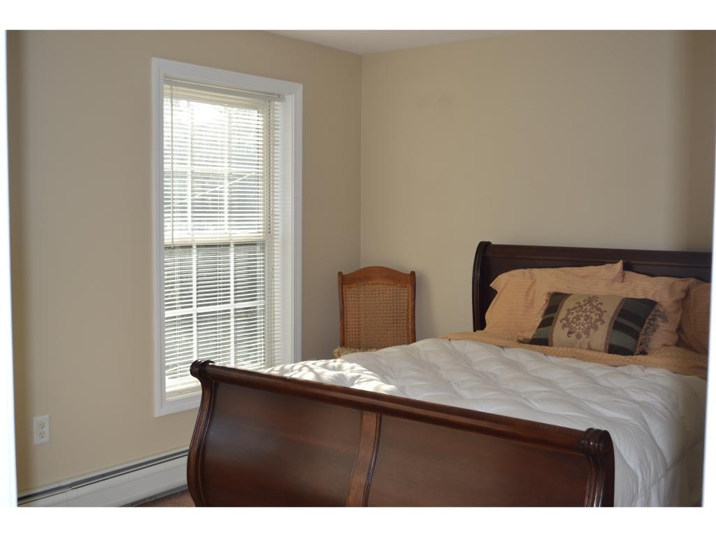 366 Bodwell Road Manchester, NH 03109 - Photo 11 of 30