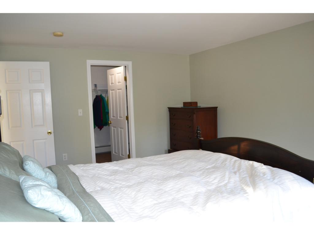 366 Bodwell Road Manchester, NH 03109 - Photo 15 of 30