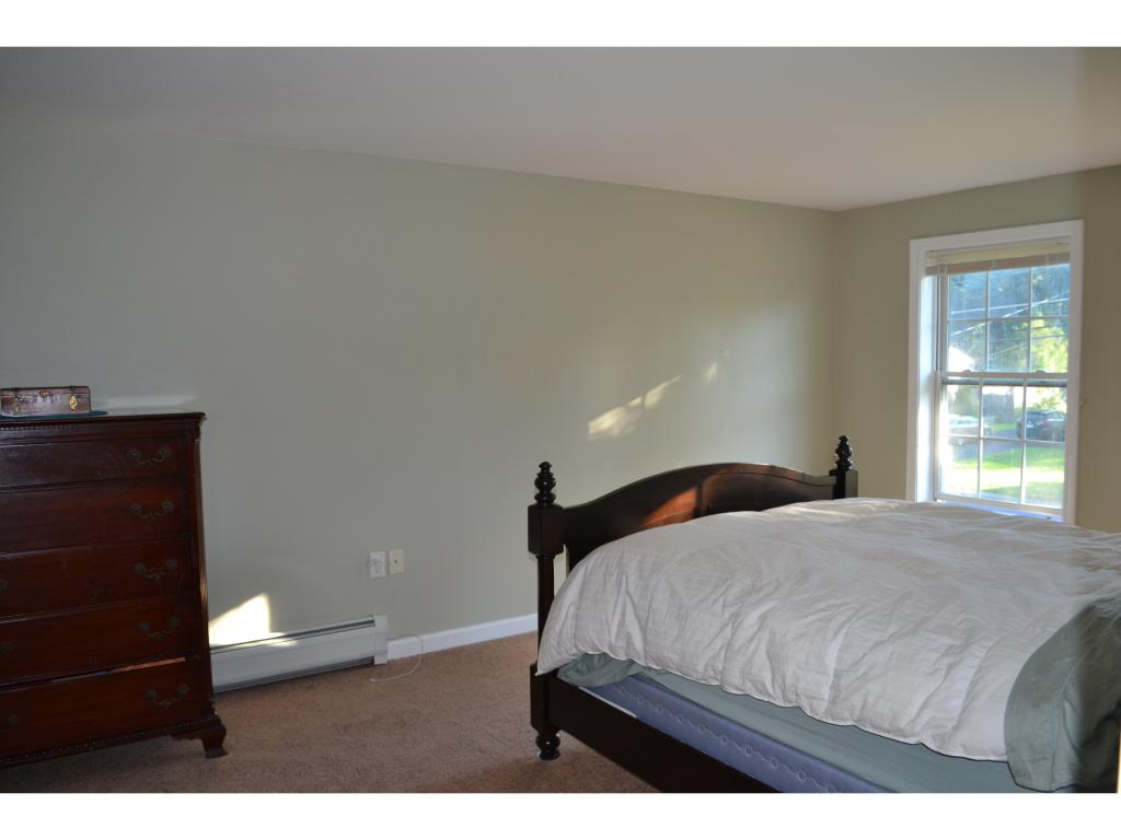 366 Bodwell Road Manchester, NH 03109 - Photo 16 of 30