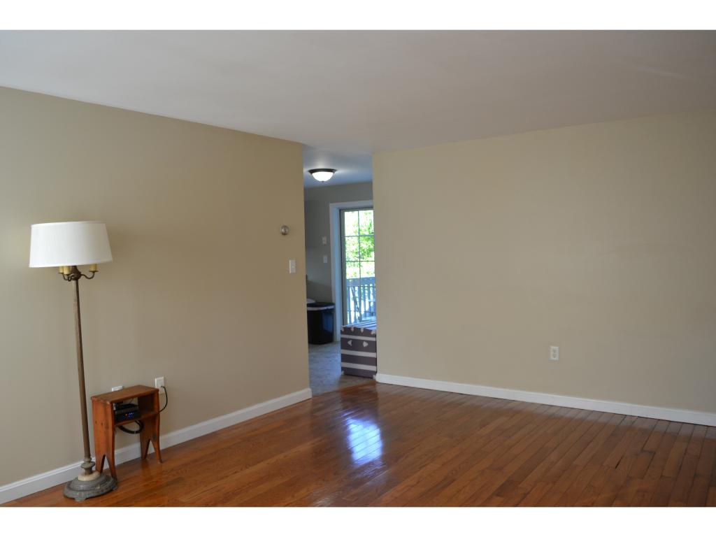 366 Bodwell Road Manchester, NH 03109 - Photo 8 of 30
