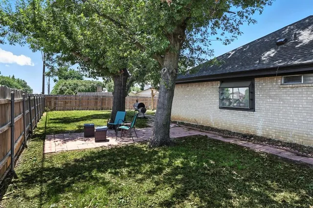 $339,990 | 1002 Kingston Drive, Lewisville, TX 75067