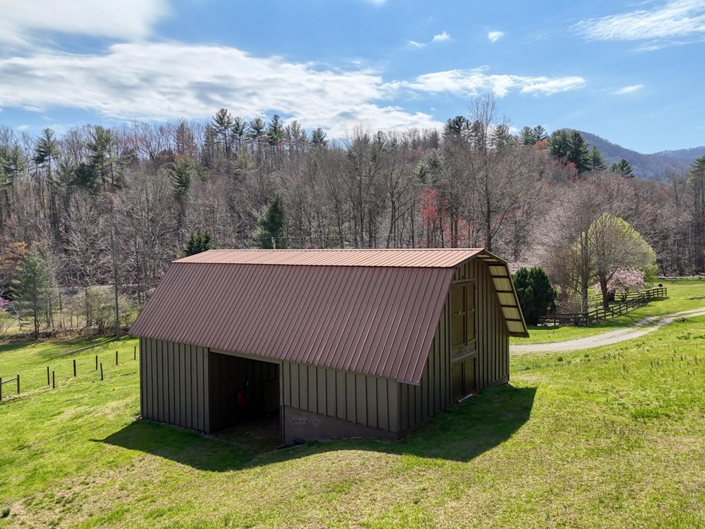 1275 Hells Hollow Road Blue Ridge, GA 30513 - Photo 15 of 61 Gallery Image 15