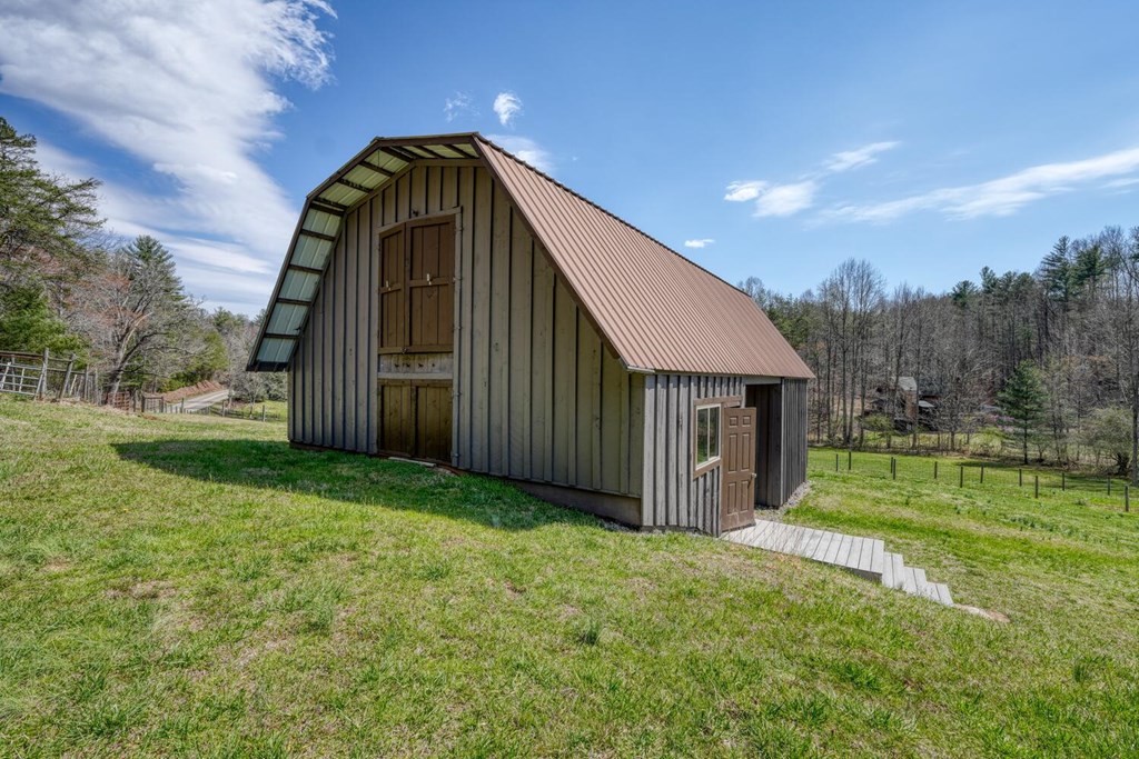 1275 Hells Hollow Road Blue Ridge, GA 30513 - Photo 18 of 61 Gallery Image 18