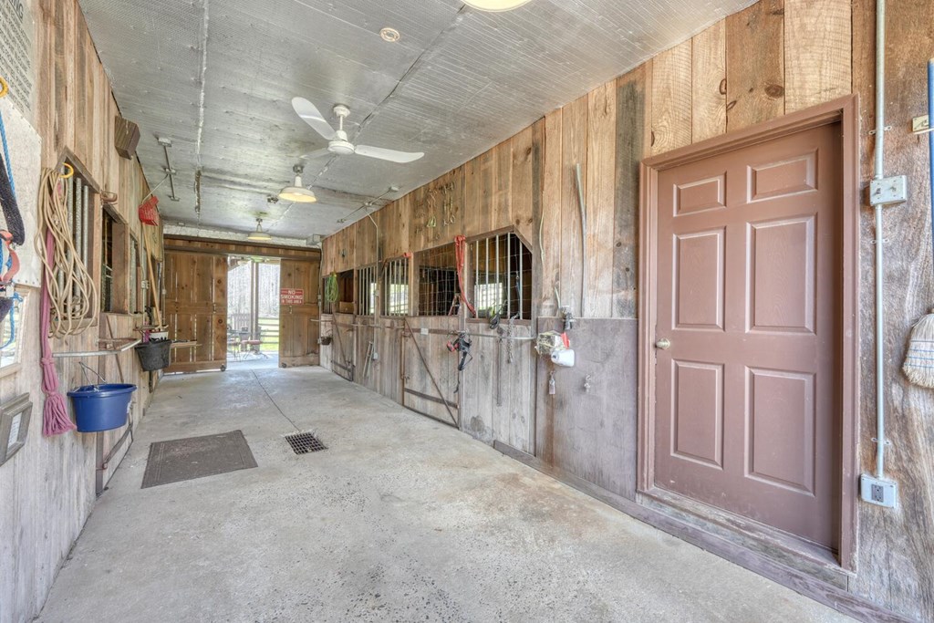 1275 Hells Hollow Road Blue Ridge, GA 30513 - Photo 27 of 61 Gallery Image 27