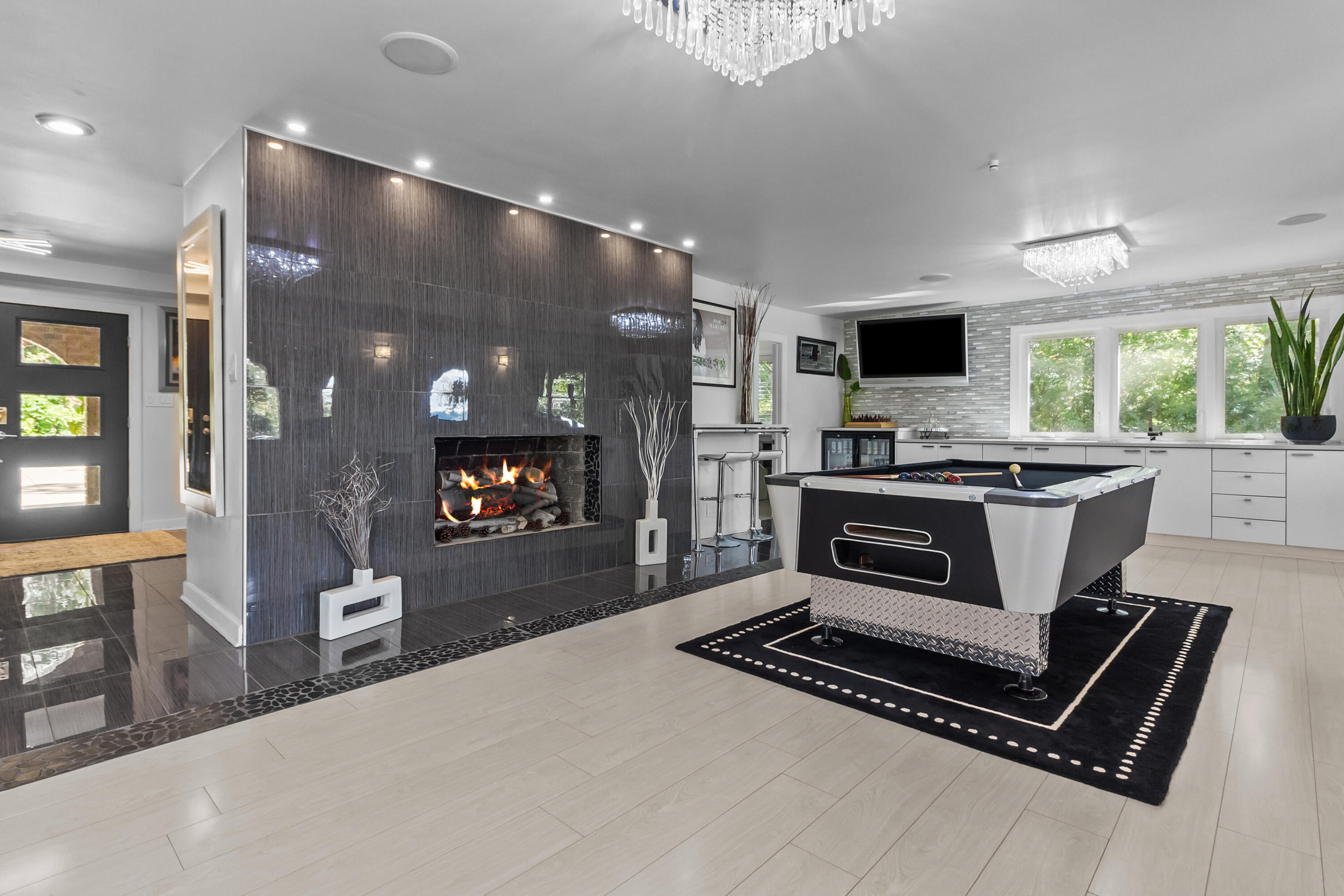 W5505 Rocky Road La Grange, WI 53121 - Photo 14 of 45 Living room