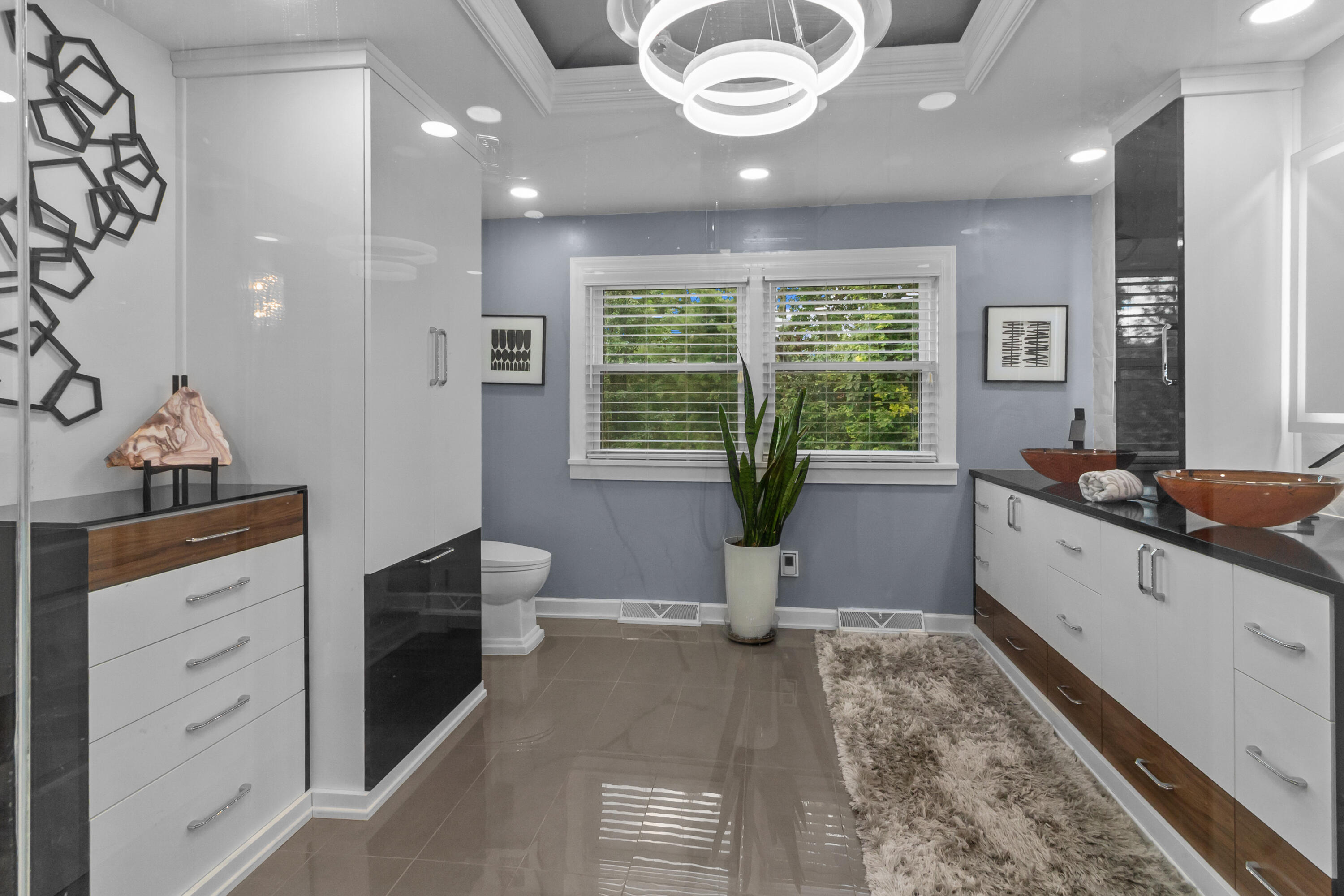 W5505 Rocky Road La Grange, WI 53121 - Photo 23 of 45 Master BA (5)