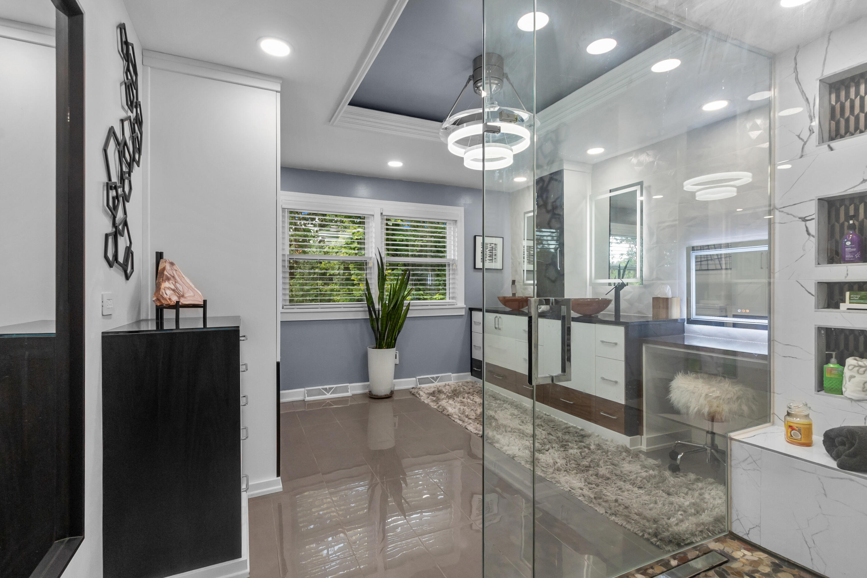 W5505 Rocky Road La Grange, WI 53121 - Photo 24 of 45 Master BA (4)