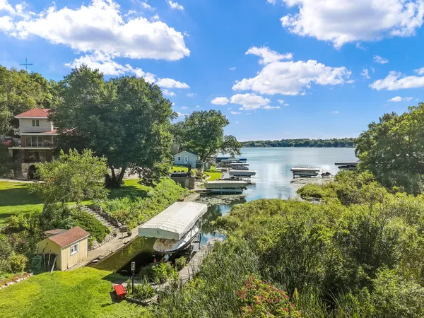 $1,499,700 | W5505 Rocky Road, La Grange, WI 53121