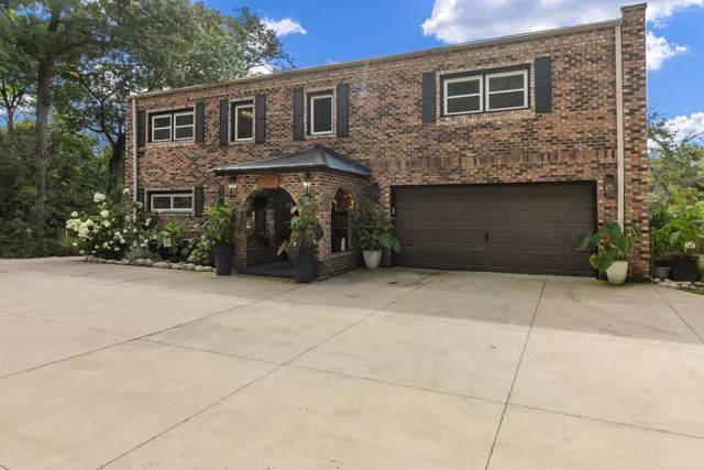 $1,499,700 | W5505 Rocky Road, La Grange, WI 53121